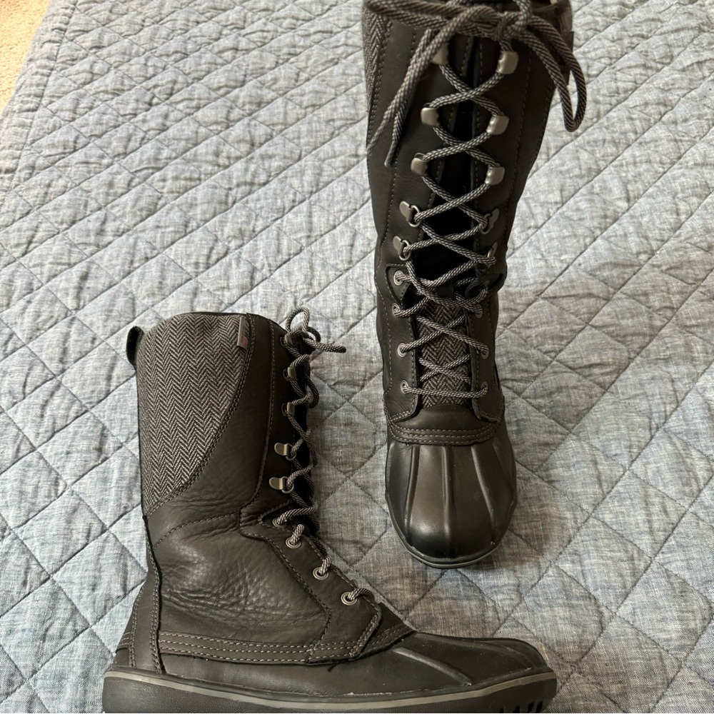 L. L. Bean Winter Boot - Black -Size 7 - image 2